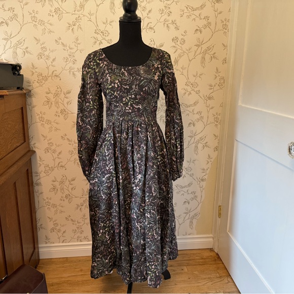 Son de Flor Dresses & Skirts - SOLD ON DEPOP Son de Flor Carmen Floral Long Sleeve Dress